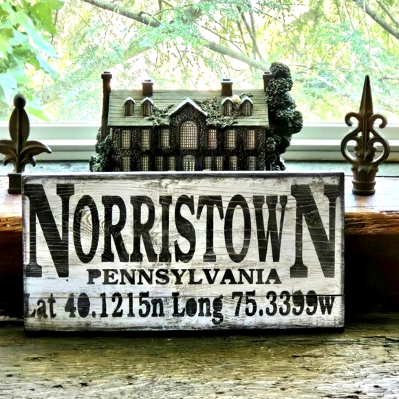 NORRISTOWN, PA RUSTIC WOOD TOWN SIGN - Picture 1 of 4